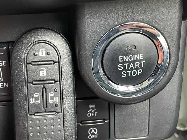 トヨタ タンク カスタムG 茨城県 2019(令1)年 4.7万km ブラックマイカメタリック/パールホワイト2トーン ストラーダ7インチナビ/フルセグTV/CD/DVD/USB/BTオーディオ/バックカメラ/プッシュスタート/スペアキー/ビルトインETC/純正フロアマット（前席ゴムマット）/両側パワースライドドア/コーナーセンサー前後/フォグランプ/純正14インチAW/LEDヘッドライト