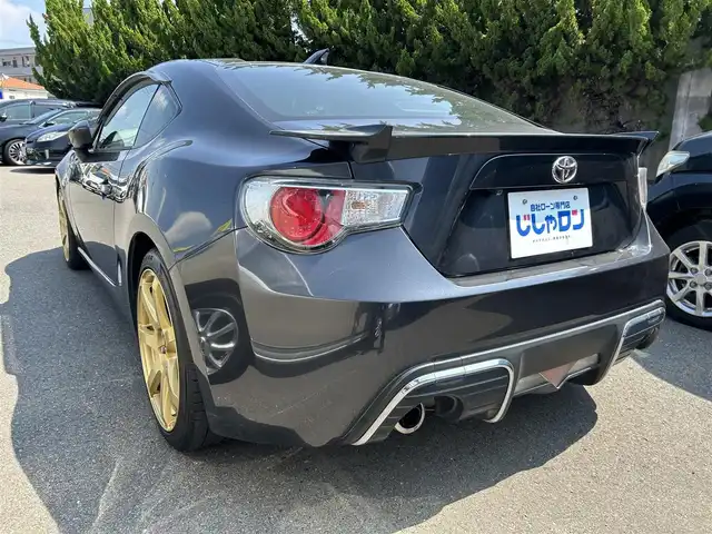 トヨタ ８６ GT リミテッド 和歌山県 2012(平24)年 10.7万km ダークグレーメタリック (株)IDOMが運営する【じしゃロン和歌山店】の自社ローン専用車両になります。こちらは現金またはオートローンご利用時の価格です。自社ローンご希望の方は別途その旨お申付け下さい/純正７インチナビ/ワンセグTV/BT/CD/バックカメラ　/ＥＴＣ　/ハーフレザーシート/前席シートヒーター　/社外１８インチアルミホイール　/スマートキー　/スペアキー　/プッシュスタート/横滑り防止装置　/オートライト　/パドルシフト　/フロアマット　/ＥＴＣ/社外１８インチアルミ/TRC
