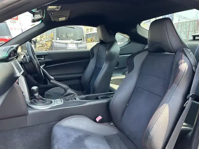 トヨタ ８６ GT リミテッド 和歌山県 2012(平24)年 10.7万km ダークグレーメタリック (株)IDOMが運営する【じしゃロン和歌山店】の自社ローン専用車両になります。こちらは現金またはオートローンご利用時の価格です。自社ローンご希望の方は別途その旨お申付け下さい/純正７インチナビ/ワンセグTV/BT/CD/バックカメラ　/ＥＴＣ　/ハーフレザーシート/前席シートヒーター　/社外１８インチアルミホイール　/スマートキー　/スペアキー　/プッシュスタート/横滑り防止装置　/オートライト　/パドルシフト　/フロアマット　/ＥＴＣ/社外１８インチアルミ/TRC
