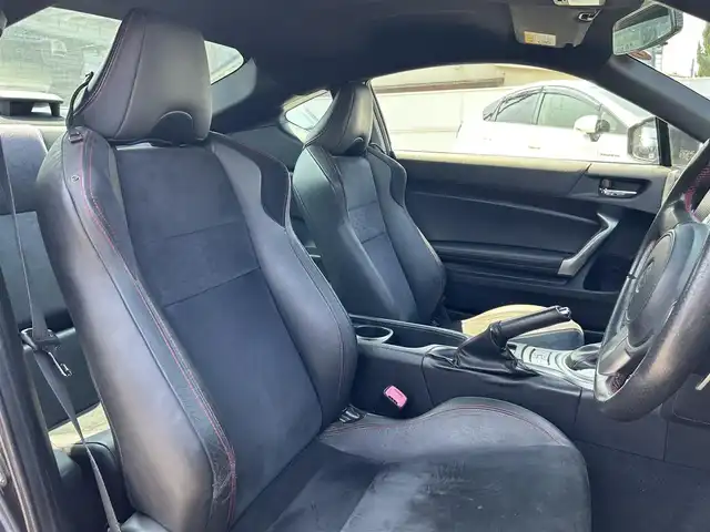 トヨタ ８６ GT リミテッド 和歌山県 2012(平24)年 10.7万km ダークグレーメタリック (株)IDOMが運営する【じしゃロン和歌山店】の自社ローン専用車両になります。こちらは現金またはオートローンご利用時の価格です。自社ローンご希望の方は別途その旨お申付け下さい/純正７インチナビ/ワンセグTV/BT/CD/バックカメラ　/ＥＴＣ　/ハーフレザーシート/前席シートヒーター　/社外１８インチアルミホイール　/スマートキー　/スペアキー　/プッシュスタート/横滑り防止装置　/オートライト　/パドルシフト　/フロアマット　/ＥＴＣ/社外１８インチアルミ/TRC