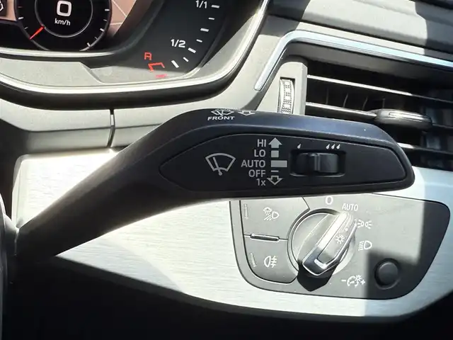 アウディ Ａ５ SB 45TFSIクワトロ スポーツ 静岡県 2020(令2)年 4.4万km グレイシアホワイトメタリック Sラインパッケージ/ハーフレザーシート/マトリクLEDヘッドライト/バーチャルコックピット/BSM/電動リアゲート/MMI/(CD/DVD/Bluetooth/フルセグ)/衝突被害軽減システム/360°カメラ/アダプティブクルーズコントロール/レーンキープアシスト/パーキングアシスト/メモリー付パワーシート/シートヒーター /アドバンストキー/ドライブレコーダー/ETC2.0/純正フロアマット/純正18インチアルミホイール/取扱説明書/スペアキー
