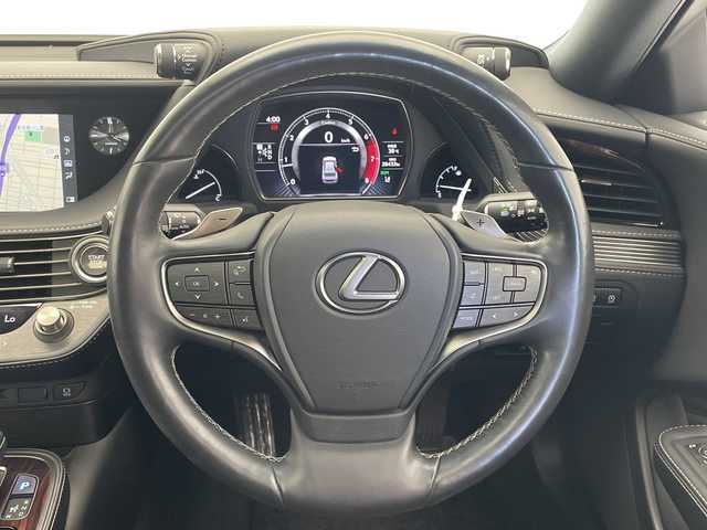 レクサス ＬＳ 500 Iパッケージ 愛知県 2018(平30)年 2.9万km ソニッククォーツ 純正12.3型ナビ/三眼LEDヘッドライト/サンルーフ/全方位カメラ/レーダークルーズコントロール/シートヒーター/エアシート/バックカメラ/パワーシート/ヘッドアップディスプレイ/コーナーセンサー/純正アルミホイール/ETC2.0/ブラインドスポットモニター/パドルシフト/オートマチックハイビーム/衝突軽減システム/フルセグ/CD DVD/Bluetooth/ステアリングスイッチ/スマートキー/プッシュスタート