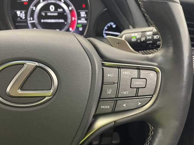 レクサス ＬＳ 500 Iパッケージ 愛知県 2018(平30)年 2.9万km ソニッククォーツ 純正12.3型ナビ/三眼LEDヘッドライト/サンルーフ/全方位カメラ/レーダークルーズコントロール/シートヒーター/エアシート/バックカメラ/パワーシート/ヘッドアップディスプレイ/コーナーセンサー/純正アルミホイール/ETC2.0/ブラインドスポットモニター/パドルシフト/オートマチックハイビーム/衝突軽減システム/フルセグ/CD DVD/Bluetooth/ステアリングスイッチ/スマートキー/プッシュスタート