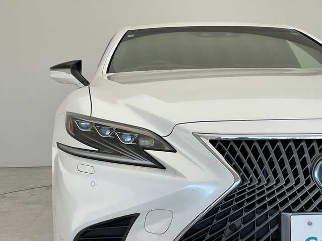 レクサス ＬＳ 500 Iパッケージ 愛知県 2018(平30)年 2.9万km ソニッククォーツ 純正12.3型ナビ/三眼LEDヘッドライト/サンルーフ/全方位カメラ/レーダークルーズコントロール/シートヒーター/エアシート/バックカメラ/パワーシート/ヘッドアップディスプレイ/コーナーセンサー/純正アルミホイール/ETC2.0/ブラインドスポットモニター/パドルシフト/オートマチックハイビーム/衝突軽減システム/フルセグ/CD DVD/Bluetooth/ステアリングスイッチ/スマートキー/プッシュスタート