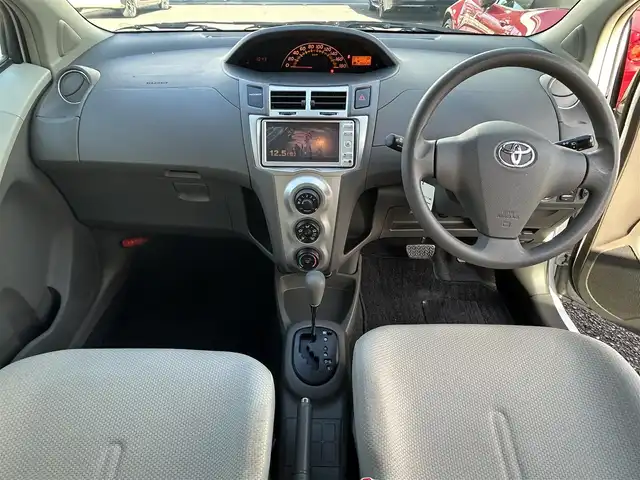 トヨタ ヴィッツ F リミテッドⅡ 愛知県 2011(平23)年 9.7万km ホワイトパールクリスタルシャイン 純正SDナビ(FM/AM/CD/DVD/AUX/ワンセグ)/バックカメラ/特別仕様車/ドライブレコーダー/電動格納ミラー/純正フロアマット/プッシュスタート/スマートキー/ABS/取扱説明書・保証書