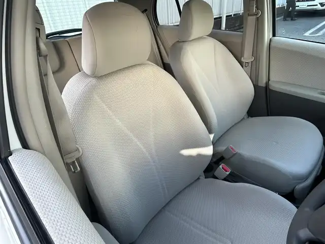 トヨタ ヴィッツ F リミテッドⅡ 愛知県 2011(平23)年 9.7万km ホワイトパールクリスタルシャイン 純正SDナビ(FM/AM/CD/DVD/AUX/ワンセグ)/バックカメラ/特別仕様車/ドライブレコーダー/電動格納ミラー/純正フロアマット/プッシュスタート/スマートキー/ABS/取扱説明書・保証書