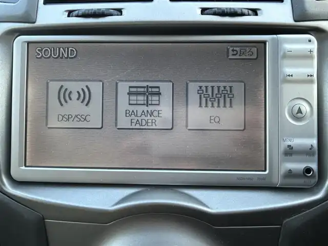 トヨタ ヴィッツ F リミテッドⅡ 愛知県 2011(平23)年 9.7万km ホワイトパールクリスタルシャイン 純正SDナビ(FM/AM/CD/DVD/AUX/ワンセグ)/バックカメラ/特別仕様車/ドライブレコーダー/電動格納ミラー/純正フロアマット/プッシュスタート/スマートキー/ABS/取扱説明書・保証書