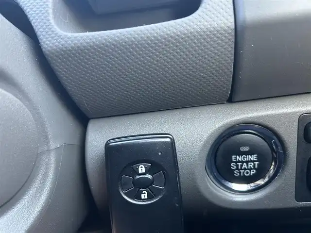 トヨタ ヴィッツ F リミテッドⅡ 愛知県 2011(平23)年 9.7万km ホワイトパールクリスタルシャイン 純正SDナビ(FM/AM/CD/DVD/AUX/ワンセグ)/バックカメラ/特別仕様車/ドライブレコーダー/電動格納ミラー/純正フロアマット/プッシュスタート/スマートキー/ABS/取扱説明書・保証書