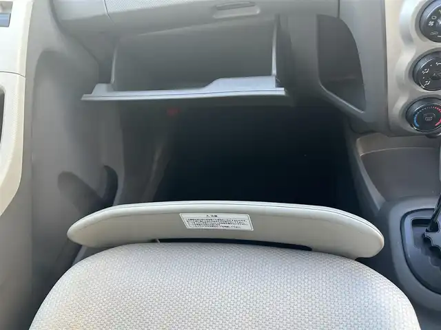 トヨタ ヴィッツ F リミテッドⅡ 愛知県 2011(平23)年 9.7万km ホワイトパールクリスタルシャイン 純正SDナビ(FM/AM/CD/DVD/AUX/ワンセグ)/バックカメラ/特別仕様車/ドライブレコーダー/電動格納ミラー/純正フロアマット/プッシュスタート/スマートキー/ABS/取扱説明書・保証書