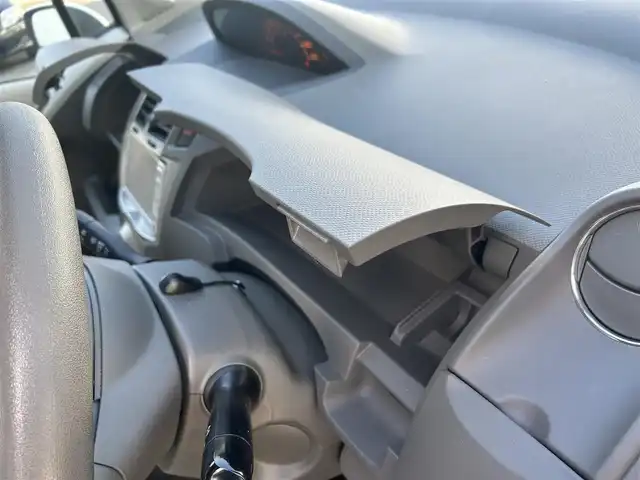 トヨタ ヴィッツ F リミテッドⅡ 愛知県 2011(平23)年 9.7万km ホワイトパールクリスタルシャイン 純正SDナビ(FM/AM/CD/DVD/AUX/ワンセグ)/バックカメラ/特別仕様車/ドライブレコーダー/電動格納ミラー/純正フロアマット/プッシュスタート/スマートキー/ABS/取扱説明書・保証書