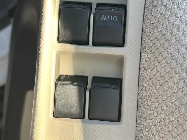 トヨタ ヴィッツ F リミテッドⅡ 愛知県 2011(平23)年 9.7万km ホワイトパールクリスタルシャイン 純正SDナビ(FM/AM/CD/DVD/AUX/ワンセグ)/バックカメラ/特別仕様車/ドライブレコーダー/電動格納ミラー/純正フロアマット/プッシュスタート/スマートキー/ABS/取扱説明書・保証書