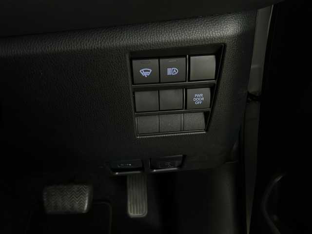 トヨタ ノア S－Z 道央・札幌 2023(令5)年 1.1万km ホワイトパールクリスタルシャイン ・ワンオーナー/・4WD/・寒冷地仕様/・純正ナビ/フルセグTV/DVD/CD/BT/・Miracast/・バックカメラ/・リヤフリップダウンモニター/・両側パワースライドドア/・ドライブレコーダー/・プリクラッシュセーフティ/・レーダークルーズコントロール/・レーンディパーチャーアラート/・ブラインドスポットモニター/・プロアクティブドライビングアシスト/・クリアランスソナー/・リヤクロストラフィックアラート/・パーキングサポートブレーキ/・安心降車アシスト/・ロードサインアシスト/・オートマチックハイビーム/・ワイパーデアイサー/・ビルトインETC/・ハーフレザーシート/・前席シートヒーター/・LEDヘッドライト/・LEDフォグ/・横滑り防止/・プッシュスタート/・スマートキー/・ドアバイザー/・夏タイヤ社外16インチAW積込