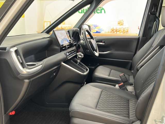 トヨタ ノア S－Z 道央・札幌 2023(令5)年 1.1万km ホワイトパールクリスタルシャイン ・ワンオーナー/・4WD/・寒冷地仕様/・純正ナビ/フルセグTV/DVD/CD/BT/・Miracast/・バックカメラ/・リヤフリップダウンモニター/・両側パワースライドドア/・ドライブレコーダー/・プリクラッシュセーフティ/・レーダークルーズコントロール/・レーンディパーチャーアラート/・ブラインドスポットモニター/・プロアクティブドライビングアシスト/・クリアランスソナー/・リヤクロストラフィックアラート/・パーキングサポートブレーキ/・安心降車アシスト/・ロードサインアシスト/・オートマチックハイビーム/・ワイパーデアイサー/・ビルトインETC/・ハーフレザーシート/・前席シートヒーター/・LEDヘッドライト/・LEDフォグ/・横滑り防止/・プッシュスタート/・スマートキー/・ドアバイザー/・夏タイヤ社外16インチAW積込