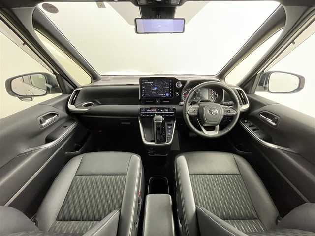 トヨタ ノア S－Z 道央・札幌 2023(令5)年 1.1万km ホワイトパールクリスタルシャイン ・ワンオーナー/・4WD/・寒冷地仕様/・純正メモリナビ/ 　CD／DVD／フルセグ／Bluetooth／Miracast/・バックカメラ/・純正フリップダウンモニター/・両側パワースライドドア/・純正ビルトインETC2.0/・ドライブレコーダー/・トヨタセーフティセンス/・プリクラッシュセーフティ/・レーダークルーズコントロール/・レーンディパーチャーアラート/・ブラインドスポットモニター/・プロアクティブドライビングアシスト/・クリアランスソナー/・リヤクロストラフィックアラート/・パーキングサポートブレーキ/・安心降車アシスト/・ロードサインアシスト/・オートマチックハイビーム/・ワイパーデアイサー/・ハーフレザーシート/・前席シートヒーター/・LEDヘッドライト/・LEDフォグ/・横滑り防止/・プッシュスタート/・スマートキー/・ドアバイザー/・夏タイヤ社外16インチAW積込