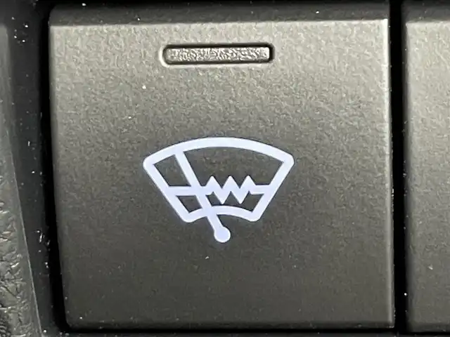 トヨタ ノア S－Z 道央・札幌 2023(令5)年 1.1万km ホワイトパールクリスタルシャイン ・ワンオーナー/・4WD/・寒冷地仕様/・純正メモリナビ/ 　CD／DVD／フルセグ／Bluetooth／Miracast/・バックカメラ/・純正フリップダウンモニター/・両側パワースライドドア/・純正ビルトインETC2.0/・ドライブレコーダー/・トヨタセーフティセンス/・プリクラッシュセーフティ/・レーダークルーズコントロール/・レーンディパーチャーアラート/・ブラインドスポットモニター/・プロアクティブドライビングアシスト/・クリアランスソナー/・リヤクロストラフィックアラート/・パーキングサポートブレーキ/・安心降車アシスト/・ロードサインアシスト/・オートマチックハイビーム/・ワイパーデアイサー/・ハーフレザーシート/・前席シートヒーター/・LEDヘッドライト/・LEDフォグ/・横滑り防止/・プッシュスタート/・スマートキー/・ドアバイザー/・夏タイヤ社外16インチAW積込