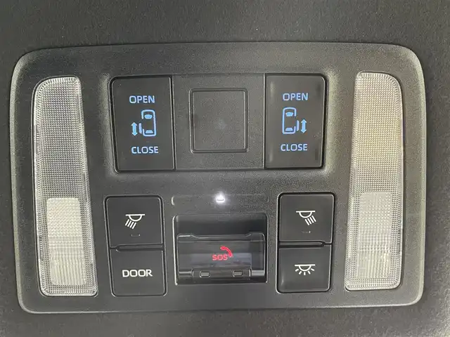 トヨタ ノア S－Z 道央・札幌 2023(令5)年 1.1万km ホワイトパールクリスタルシャイン ・ワンオーナー/・4WD/・寒冷地仕様/・純正メモリナビ/ 　CD／DVD／フルセグ／Bluetooth／Miracast/・バックカメラ/・純正フリップダウンモニター/・両側パワースライドドア/・純正ビルトインETC2.0/・ドライブレコーダー/・トヨタセーフティセンス/・プリクラッシュセーフティ/・レーダークルーズコントロール/・レーンディパーチャーアラート/・ブラインドスポットモニター/・プロアクティブドライビングアシスト/・クリアランスソナー/・リヤクロストラフィックアラート/・パーキングサポートブレーキ/・安心降車アシスト/・ロードサインアシスト/・オートマチックハイビーム/・ワイパーデアイサー/・ハーフレザーシート/・前席シートヒーター/・LEDヘッドライト/・LEDフォグ/・横滑り防止/・プッシュスタート/・スマートキー/・ドアバイザー/・夏タイヤ社外16インチAW積込