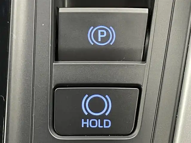 トヨタ ノア S－Z 道央・札幌 2023(令5)年 1.1万km ホワイトパールクリスタルシャイン ・ワンオーナー/・4WD/・寒冷地仕様/・純正メモリナビ/ 　CD／DVD／フルセグ／Bluetooth／Miracast/・バックカメラ/・純正フリップダウンモニター/・両側パワースライドドア/・純正ビルトインETC2.0/・ドライブレコーダー/・トヨタセーフティセンス/・プリクラッシュセーフティ/・レーダークルーズコントロール/・レーンディパーチャーアラート/・ブラインドスポットモニター/・プロアクティブドライビングアシスト/・クリアランスソナー/・リヤクロストラフィックアラート/・パーキングサポートブレーキ/・安心降車アシスト/・ロードサインアシスト/・オートマチックハイビーム/・ワイパーデアイサー/・ハーフレザーシート/・前席シートヒーター/・LEDヘッドライト/・LEDフォグ/・横滑り防止/・プッシュスタート/・スマートキー/・ドアバイザー/・夏タイヤ社外16インチAW積込