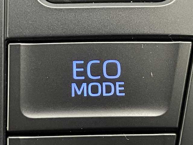 トヨタ ノア S－Z 道央・札幌 2023(令5)年 1.1万km ホワイトパールクリスタルシャイン ・ワンオーナー/・4WD/・寒冷地仕様/・純正メモリナビ/ 　CD／DVD／フルセグ／Bluetooth／Miracast/・バックカメラ/・純正フリップダウンモニター/・両側パワースライドドア/・純正ビルトインETC2.0/・ドライブレコーダー/・トヨタセーフティセンス/・プリクラッシュセーフティ/・レーダークルーズコントロール/・レーンディパーチャーアラート/・ブラインドスポットモニター/・プロアクティブドライビングアシスト/・クリアランスソナー/・リヤクロストラフィックアラート/・パーキングサポートブレーキ/・安心降車アシスト/・ロードサインアシスト/・オートマチックハイビーム/・ワイパーデアイサー/・ハーフレザーシート/・前席シートヒーター/・LEDヘッドライト/・LEDフォグ/・横滑り防止/・プッシュスタート/・スマートキー/・ドアバイザー/・夏タイヤ社外16インチAW積込