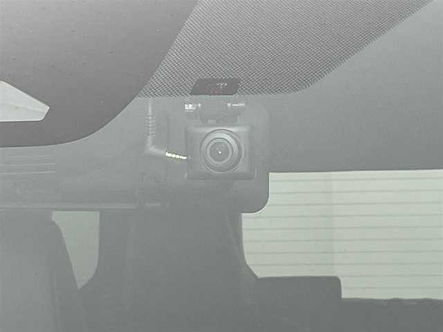 トヨタ ノア S－Z 道央・札幌 2023(令5)年 1.1万km ホワイトパールクリスタルシャイン ・ワンオーナー/・4WD/・寒冷地仕様/・純正メモリナビ/ 　CD／DVD／フルセグ／Bluetooth／Miracast/・バックカメラ/・純正フリップダウンモニター/・両側パワースライドドア/・純正ビルトインETC2.0/・ドライブレコーダー/・トヨタセーフティセンス/・プリクラッシュセーフティ/・レーダークルーズコントロール/・レーンディパーチャーアラート/・ブラインドスポットモニター/・プロアクティブドライビングアシスト/・クリアランスソナー/・リヤクロストラフィックアラート/・パーキングサポートブレーキ/・安心降車アシスト/・ロードサインアシスト/・オートマチックハイビーム/・ワイパーデアイサー/・ハーフレザーシート/・前席シートヒーター/・LEDヘッドライト/・LEDフォグ/・横滑り防止/・プッシュスタート/・スマートキー/・ドアバイザー/・夏タイヤ社外16インチAW積込