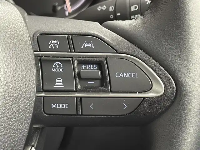 トヨタ ノア S－Z 道央・札幌 2023(令5)年 1.1万km ホワイトパールクリスタルシャイン ・ワンオーナー/・4WD/・寒冷地仕様/・純正メモリナビ/ 　CD／DVD／フルセグ／Bluetooth／Miracast/・バックカメラ/・純正フリップダウンモニター/・両側パワースライドドア/・純正ビルトインETC2.0/・ドライブレコーダー/・トヨタセーフティセンス/・プリクラッシュセーフティ/・レーダークルーズコントロール/・レーンディパーチャーアラート/・ブラインドスポットモニター/・プロアクティブドライビングアシスト/・クリアランスソナー/・リヤクロストラフィックアラート/・パーキングサポートブレーキ/・安心降車アシスト/・ロードサインアシスト/・オートマチックハイビーム/・ワイパーデアイサー/・ハーフレザーシート/・前席シートヒーター/・LEDヘッドライト/・LEDフォグ/・横滑り防止/・プッシュスタート/・スマートキー/・ドアバイザー/・夏タイヤ社外16インチAW積込