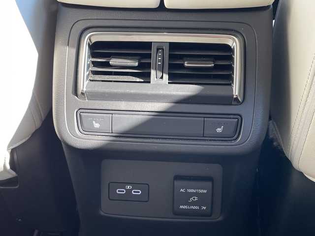 マツダ ＣＸ－６０ XD HV エクスクルーシブモダン 愛知県 2023(令5)年 1.8万km プラチナクォーツメタリック アクティブセンス　/ＢＯＳＥサウンド　/純正１２．３インチＤＡナビ　/全方位カメラ　/白革/レーダークルコン　/シートヒーター　/エアシート　/電動リヤゲート　/パワーシート　/ＨＵＤ　/コーナーセンサー　/４ＷＤ　/純正ＡＷ　/ＢＳＭ/LEDヘッド　/ステアリングヒーター　/オートマチックハイビーム/前後ドラレコ/ステアリングスイッチ　/スマートキー/プッシュスタート