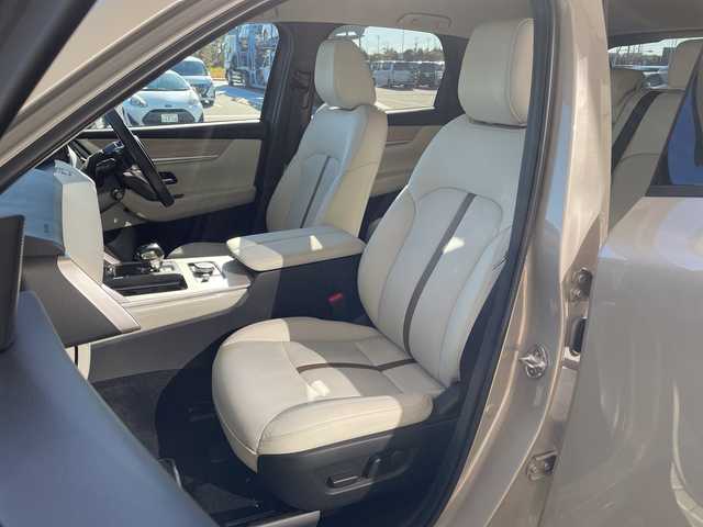 マツダ ＣＸ－６０ XD HV エクスクルーシブモダン 愛知県 2023(令5)年 1.8万km プラチナクォーツメタリック アクティブセンス　/ＢＯＳＥサウンド　/純正１２．３インチＤＡナビ　/全方位カメラ　/白革/レーダークルコン　/シートヒーター　/エアシート　/電動リヤゲート　/パワーシート　/ＨＵＤ　/コーナーセンサー　/４ＷＤ　/純正ＡＷ　/ＢＳＭ/LEDヘッド　/ステアリングヒーター　/オートマチックハイビーム/前後ドラレコ/ステアリングスイッチ　/スマートキー/プッシュスタート