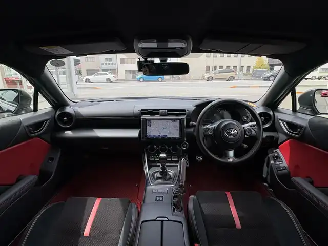 トヨタ ＧＲ８６ RZ 三重県 2022(令4)年 0.8万km クリスタルブラックシリカ SRADレーシングマフラー/ＨＫＳハイパーマックス車高調/トヨタ純正9インチナビ/　・フルセグＴＶ/　・Bluetooth/　・ＤＶＤ再生　　/　・録音/バックカメラ/クルーズコントロール/スマートキーｘ２/プッシュスタート/Ｄ・Ｎ席シートヒーター/ステアリングスイッチ/ドライブレコーダー（前後）/電動格納ミラー/ETC/純正フロアマット/横滑り防止機能