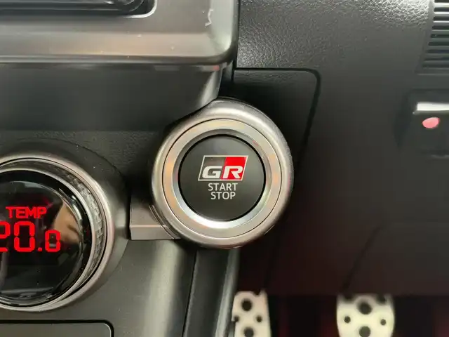 トヨタ ＧＲ８６ RZ 三重県 2022(令4)年 0.8万km クリスタルブラックシリカ SRADレーシングマフラー/ＨＫＳハイパーマックス車高調/トヨタ純正9インチナビ/　・フルセグＴＶ/　・Bluetooth/　・ＤＶＤ再生　　/　・録音/バックカメラ/クルーズコントロール/スマートキーｘ２/プッシュスタート/Ｄ・Ｎ席シートヒーター/ステアリングスイッチ/ドライブレコーダー（前後）/電動格納ミラー/ETC/純正フロアマット/横滑り防止機能