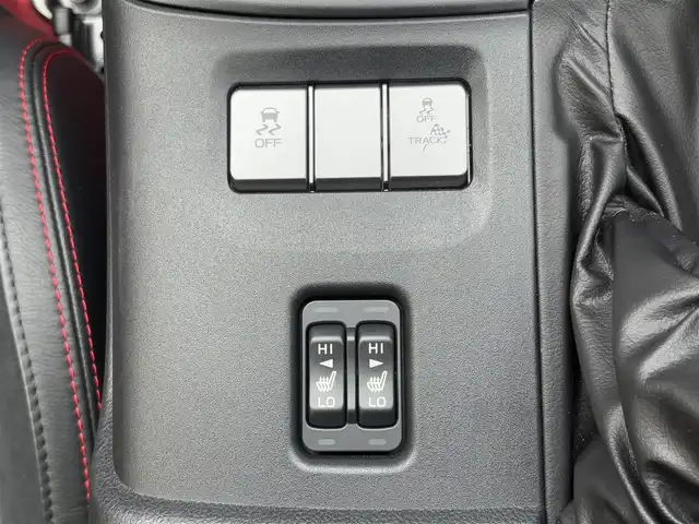 トヨタ ＧＲ８６ RZ 三重県 2022(令4)年 0.8万km クリスタルブラックシリカ SRADレーシングマフラー/ＨＫＳハイパーマックス車高調/トヨタ純正9インチナビ/　・フルセグＴＶ/　・Bluetooth/　・ＤＶＤ再生　　/　・録音/バックカメラ/クルーズコントロール/スマートキーｘ２/プッシュスタート/Ｄ・Ｎ席シートヒーター/ステアリングスイッチ/ドライブレコーダー（前後）/電動格納ミラー/ETC/純正フロアマット/横滑り防止機能