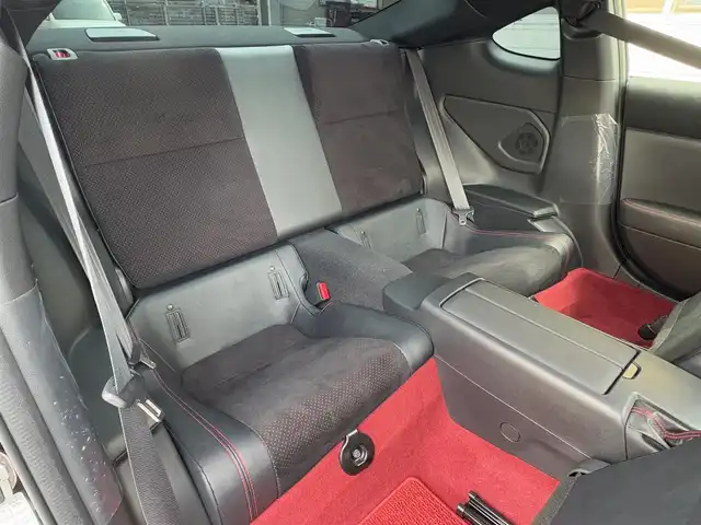 トヨタ ＧＲ８６ RZ 三重県 2022(令4)年 0.8万km クリスタルブラックシリカ SRADレーシングマフラー/ＨＫＳハイパーマックス車高調/トヨタ純正9インチナビ/　・フルセグＴＶ/　・Bluetooth/　・ＤＶＤ再生　　/　・録音/バックカメラ/クルーズコントロール/スマートキーｘ２/プッシュスタート/Ｄ・Ｎ席シートヒーター/ステアリングスイッチ/ドライブレコーダー（前後）/電動格納ミラー/ETC/純正フロアマット/横滑り防止機能