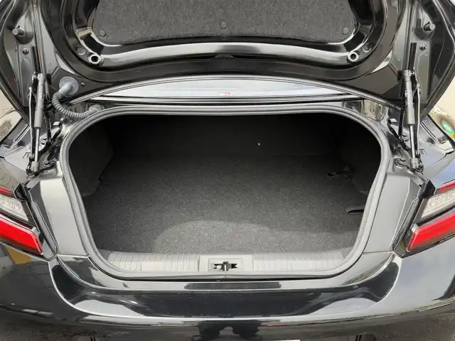 トヨタ ＧＲ８６ RZ 三重県 2022(令4)年 0.8万km クリスタルブラックシリカ SRADレーシングマフラー/ＨＫＳハイパーマックス車高調/トヨタ純正9インチナビ/　・フルセグＴＶ/　・Bluetooth/　・ＤＶＤ再生　　/　・録音/バックカメラ/クルーズコントロール/スマートキーｘ２/プッシュスタート/Ｄ・Ｎ席シートヒーター/ステアリングスイッチ/ドライブレコーダー（前後）/電動格納ミラー/ETC/純正フロアマット/横滑り防止機能