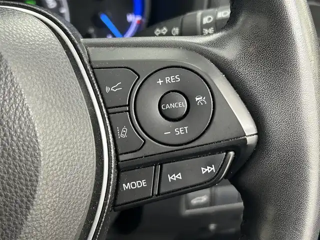 トヨタ ＲＡＶ４ ハイブリッドG 道央・札幌 2019(令1)年 7万km アティチュードブラックマイカ ・４WD/・寒冷地仕様/・TRDエアロ/・RSR車高調/・純正ナビ/　CD/DVD/SD/BT/フルセグ/・バックカメラ/・プレミアムサウンド8chスピーカー＆ダブルツィーターシステム/・ビルトインETC/・前後ドライブレコーダー/・トヨタセーフティセンス/・プリクラッシュセーフティ/・レーダークルーズコントロール/・レーンキープアシスト/・オートハイビーム/・クリアランスソナー/・BSM/・RCTA/・RSA/・パワーバックドア/・レザーシート/・D席パワーシート/・前席シートヒーター/・ステアリングヒーター/・ステアリングスイッチ/・LEDヘッドライト/・フォグライト/・オートライト/・純正フロアマット/・ドアバイザー/・ノーマルサス積込