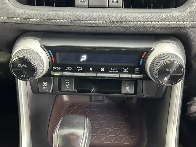 トヨタ ＲＡＶ４ ハイブリッドG 道央・札幌 2019(令1)年 7万km アティチュードブラックマイカ ・４WD/・寒冷地仕様/・TRDエアロ/・RSR車高調/・純正ナビ/　CD/DVD/SD/BT/フルセグ/・バックカメラ/・プレミアムサウンド8chスピーカー＆ダブルツィーターシステム/・ビルトインETC/・前後ドライブレコーダー/・トヨタセーフティセンス/・プリクラッシュセーフティ/・レーダークルーズコントロール/・レーンキープアシスト/・オートハイビーム/・クリアランスソナー/・BSM/・RCTA/・RSA/・パワーバックドア/・レザーシート/・D席パワーシート/・前席シートヒーター/・ステアリングヒーター/・ステアリングスイッチ/・LEDヘッドライト/・フォグライト/・オートライト/・純正フロアマット/・ドアバイザー/・ノーマルサス積込