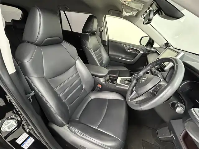 トヨタ ＲＡＶ４ ハイブリッドG 道央・札幌 2019(令1)年 7万km アティチュードブラックマイカ ・４WD/・寒冷地仕様/・TRDエアロ/・RSR車高調/・純正ナビ/　CD/DVD/SD/BT/フルセグ/・バックカメラ/・プレミアムサウンド8chスピーカー＆ダブルツィーターシステム/・ビルトインETC/・前後ドライブレコーダー/・トヨタセーフティセンス/・プリクラッシュセーフティ/・レーダークルーズコントロール/・レーンキープアシスト/・オートハイビーム/・クリアランスソナー/・BSM/・RCTA/・RSA/・パワーバックドア/・レザーシート/・D席パワーシート/・前席シートヒーター/・ステアリングヒーター/・ステアリングスイッチ/・LEDヘッドライト/・フォグライト/・オートライト/・純正フロアマット/・ドアバイザー/・ノーマルサス積込