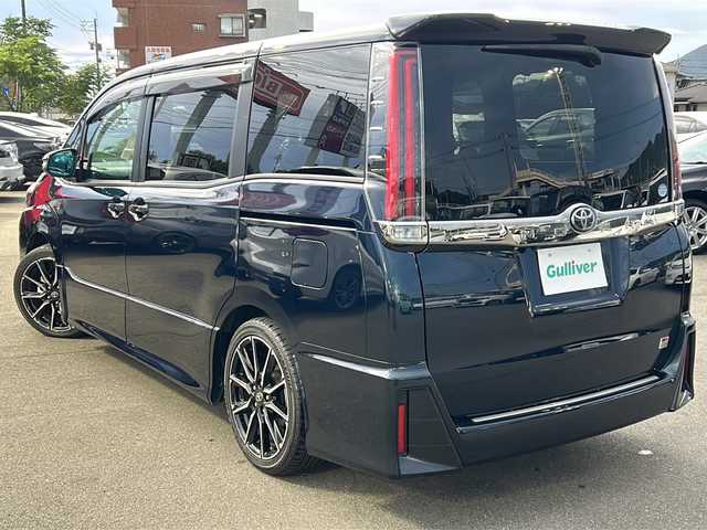 トヨタ ノア Si GRスポーツ 山口県 2018(平30)年 8.4万km ブラッキッシュアゲハガラスフレーク ワンオーナー　/セーフティセンス　/衝突被害軽減ブレーキ/車線逸脱警報/レーダークルーズコントロール/オートマチックハイビーム/標識認識機能/先行車発進お知らせ機能/両側パワースライドドア　/バックカメラ　/デジタルインナーミラー　/純正９インチナビ　/AM/FM/CD/DVD/Bluetooth/フルセグTV　/ＬＥＤヘッド＆フォグライト　/純正フロアマット　　/ドラレコ　/ＥＴＣ