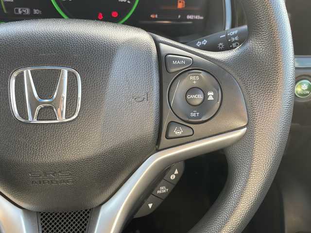 ホンダ シャトル ハイブリッド ホンダセンシング 香川県 2019(平31)年 4.3万km シャイニンググレーM 社外ナビ/フルセグテレビ/CD／DVD再生機能/バックカメラ/ドライブレコーダー/オートライト/レーダー探知機/アイドリングストップ/ETC/スペアキー