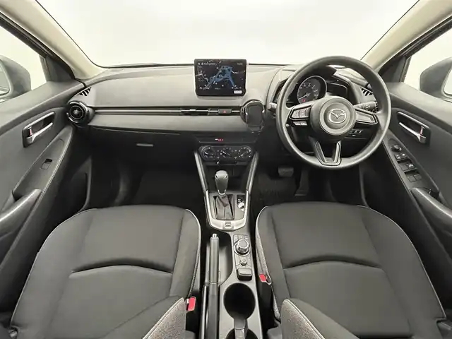 マツダ マツダ２ 15C 熊本県 2025(令7)年 0.8万km グレー 禁煙車　/ワンオーナー　/純正ナビ（ＢＴ・ＳＤ・ＵＳＢ）/純正前後ドライブレコーダー　/ＥＴＣ　/前後クリアランスソナー　/衝突軽減ブレーキ　/レーンキープアシスト　/横滑り防止　/ブラインドスポットモニター/オートライト/LEDヘッドライト/スマートキー/プッシュスタート/保証書/取扱説明書