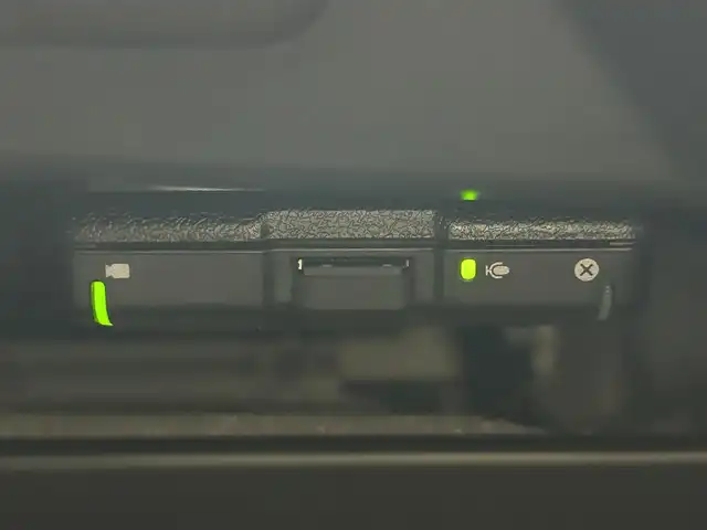 マツダ マツダ２ 15C 熊本県 2025(令7)年 0.8万km グレー 禁煙車　/ワンオーナー　/純正ナビ（ＢＴ・ＳＤ・ＵＳＢ）/純正前後ドライブレコーダー　/ＥＴＣ　/前後クリアランスソナー　/衝突軽減ブレーキ　/レーンキープアシスト　/横滑り防止　/ブラインドスポットモニター/オートライト/LEDヘッドライト/スマートキー/プッシュスタート/保証書/取扱説明書