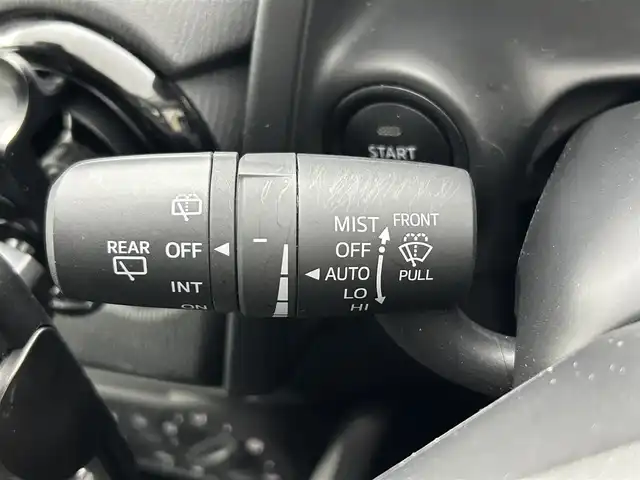 マツダ マツダ２ 15C 熊本県 2025(令7)年 0.8万km グレー 禁煙車　/ワンオーナー　/純正ナビ（ＢＴ・ＳＤ・ＵＳＢ）/純正前後ドライブレコーダー　/ＥＴＣ　/前後クリアランスソナー　/衝突軽減ブレーキ　/レーンキープアシスト　/横滑り防止　/ブラインドスポットモニター/オートライト/LEDヘッドライト/スマートキー/プッシュスタート/保証書/取扱説明書