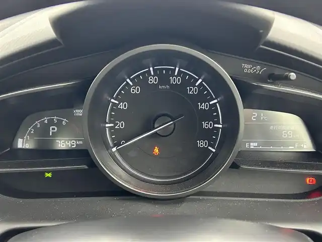 マツダ マツダ２ 15C 熊本県 2025(令7)年 0.8万km グレー 禁煙車　/ワンオーナー　/純正ナビ（ＢＴ・ＳＤ・ＵＳＢ）/純正前後ドライブレコーダー　/ＥＴＣ　/前後クリアランスソナー　/衝突軽減ブレーキ　/レーンキープアシスト　/横滑り防止　/ブラインドスポットモニター/オートライト/LEDヘッドライト/スマートキー/プッシュスタート/保証書/取扱説明書