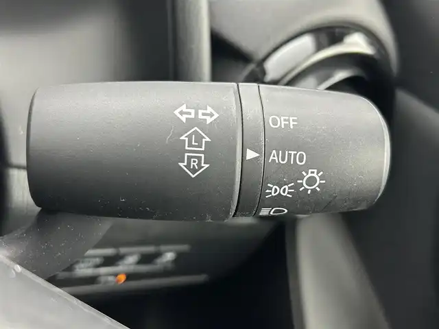 マツダ マツダ２ 15C 熊本県 2025(令7)年 0.8万km グレー 禁煙車　/ワンオーナー　/純正ナビ（ＢＴ・ＳＤ・ＵＳＢ）/純正前後ドライブレコーダー　/ＥＴＣ　/前後クリアランスソナー　/衝突軽減ブレーキ　/レーンキープアシスト　/横滑り防止　/ブラインドスポットモニター/オートライト/LEDヘッドライト/スマートキー/プッシュスタート/保証書/取扱説明書