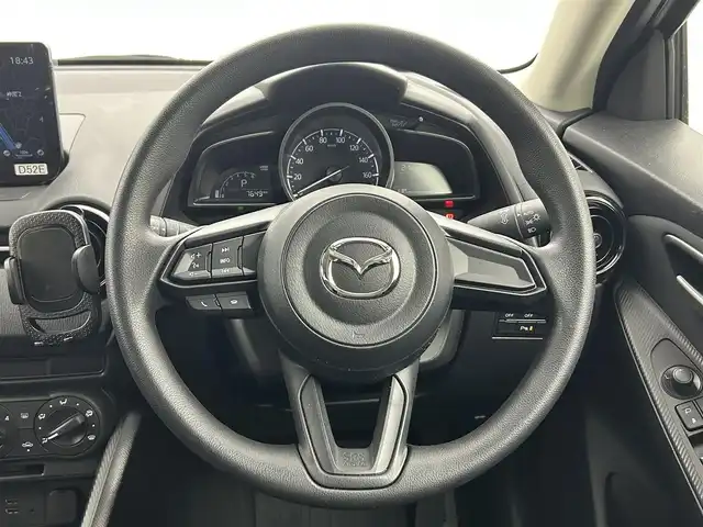 マツダ マツダ２ 15C 熊本県 2025(令7)年 0.8万km グレー 禁煙車　/ワンオーナー　/純正ナビ（ＢＴ・ＳＤ・ＵＳＢ）/純正前後ドライブレコーダー　/ＥＴＣ　/前後クリアランスソナー　/衝突軽減ブレーキ　/レーンキープアシスト　/横滑り防止　/ブラインドスポットモニター/オートライト/LEDヘッドライト/スマートキー/プッシュスタート/保証書/取扱説明書