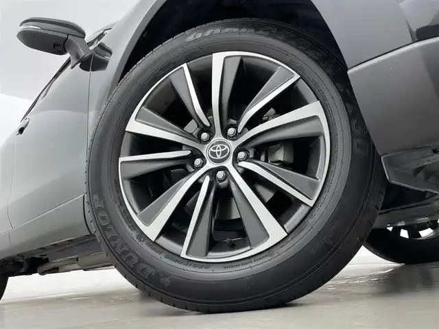 トヨタ ハリアー ハイブリッド G レザーパッケージ 群馬県 2021(令3)年 2.6万km プレシャスブラックパール 純正8インチナビ付ディスプレイオーディオ/・AM/FM/BT/Miracast/ビルトインETC/バックカメラ/トヨタセーフティセンス/プリクラッシュセーフティ/レーントレーシングアシスト/レーダークルーズコントロール（全車速追従機能付）/アダプティブハイビームシステム/ロードサインアシスト/BSM/デジタルインナーミラー録画機能付/黒レザーシート/シートヒーター/ベンチレーション/パワーバックドア/ステアリングヒーター/パワーシート/スマートキー/プッシュスタート