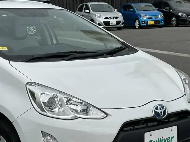 トヨタ アクア L 山形県 2015(平27)年 8.5万km スーパーホワイトⅡ メモリナビ/　【CD DVD USB SD】/ETC/ドライブレコーダー/横滑り防止装置/ECOモード/EVモード/キーレスキー/純正フロアマット/ドアバイザー