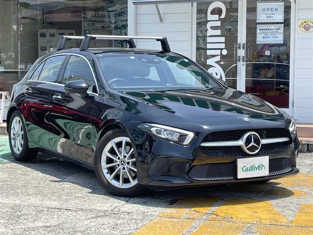 メルセデス・ベンツ Ｍ・ベンツ Ａ１８０ 神奈川県 2022(令4)年 2.7万km コスモスブラック 純正メモリナビ/　（Bluetooth・USB）/フルセグTV/バックカメラ/LEDヘッドライト/アクティブブレーキングアシスト/アクティブステアリングアシスト/アクティブブレーキアシスト/パークトロニック/ブラインドスポットモニター/コーナーセンサー/レーダークルーズコントロール/ハーフレザーシート/前席シートヒーター/前後ドライブレコーダー/ETC2.0/保証書/取扱説明書