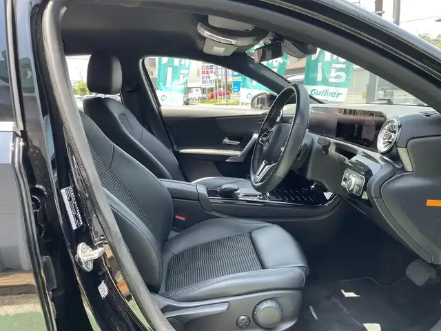 メルセデス・ベンツ Ｍ・ベンツ Ａ１８０ 神奈川県 2022(令4)年 2.7万km コスモスブラック 純正メモリナビ/　（Bluetooth・USB）/フルセグTV/バックカメラ/LEDヘッドライト/アクティブブレーキングアシスト/アクティブステアリングアシスト/アクティブブレーキアシスト/パークトロニック/ブラインドスポットモニター/コーナーセンサー/レーダークルーズコントロール/ハーフレザーシート/前席シートヒーター/前後ドライブレコーダー/ETC2.0/保証書/取扱説明書