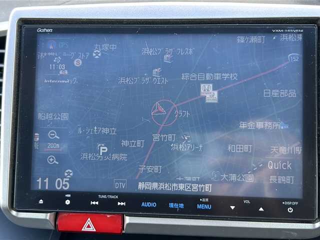 ホンダ フリード ハイブリット ジャストセレクション 静岡県 2014(平26)年 8.7万km プレミアムスパークルブラックパール プリクラッシュ/・クルーズコントロール/・バックカメラ/・レーダー探知機（GWR83sd)/純正9インチナビ/・FM/AM/Bluetooth/デジタルTV/主要装備/・両側パワースライドドア/・ETC/・ステアリングリモコン/・純正フロアマット/・純正ホイールキャップ/・スペアキー