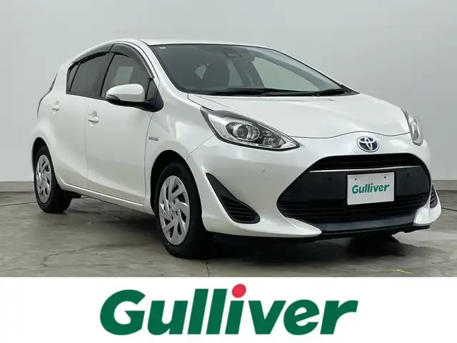 トヨタ アクア S 岡山県 2018(平30)年 5.6万km ホワイトパールクリスタルシャイン 純正ナビ/【Bluetooth/TV/CD/AUX】/バックカメラ/スマートキー/プッシュスタート/純正ドライブレコーダー（前）/コーナーセンサー/フロアマット/ＩＳＯＦＩＸ/ステアリングスイッチ/ドアバイザー/チルトステアリング/シートリフター/ウインカーミラー