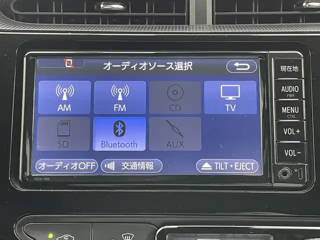 トヨタ アクア S 岡山県 2018(平30)年 5.6万km ホワイトパールクリスタルシャイン 純正ナビ/【Bluetooth/TV/CD/AUX】/バックカメラ/スマートキー/プッシュスタート/純正ドライブレコーダー（前）/コーナーセンサー/フロアマット/ＩＳＯＦＩＸ/ステアリングスイッチ/ドアバイザー/チルトステアリング/シートリフター/ウインカーミラー