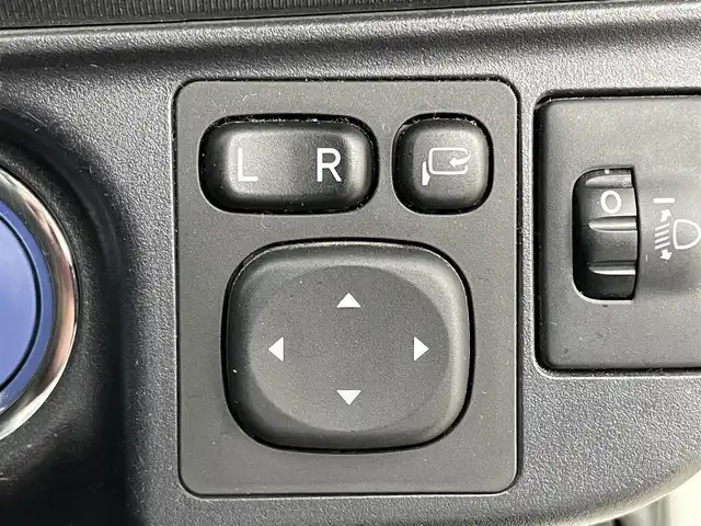 トヨタ アクア S 岡山県 2018(平30)年 5.6万km ホワイトパールクリスタルシャイン 純正ナビ/【Bluetooth/TV/CD/AUX】/バックカメラ/スマートキー/プッシュスタート/純正ドライブレコーダー（前）/コーナーセンサー/フロアマット/ＩＳＯＦＩＸ/ステアリングスイッチ/ドアバイザー/チルトステアリング/シートリフター/ウインカーミラー
